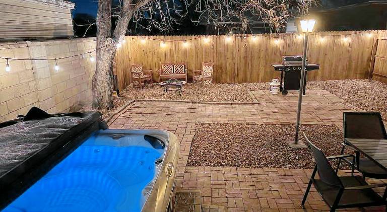 Pleasant vacation home with hot tub | Pets are welcome — photo 4