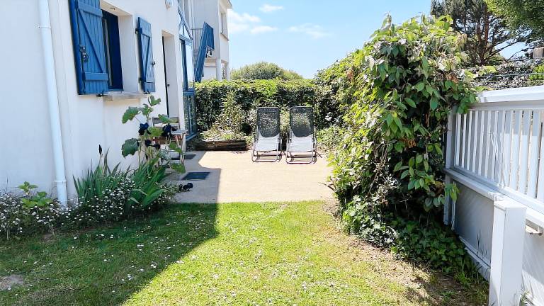 Fully equipped lovely house with patio, barbeque & yard | Pets allowed — photo 2