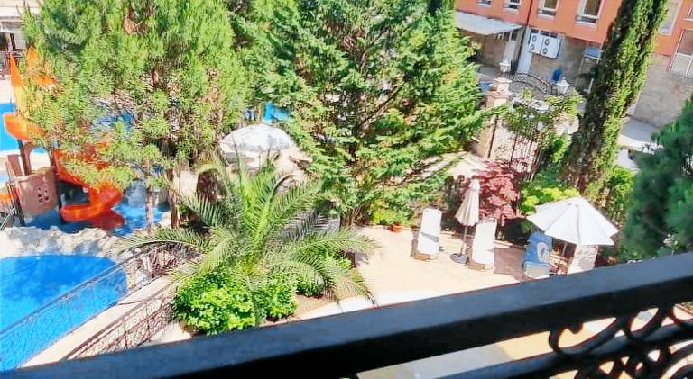 Apartment with pool — photo 5