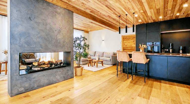 Vacation home with hot tub & pool | Suitable for remote work in Uderns