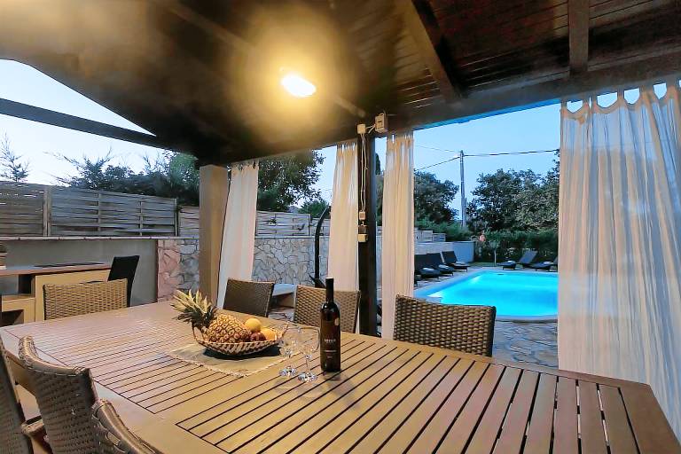 Pet-friendly villa with private pool, panoramic views and free entry to the Lanterna holiday resort — photo 3