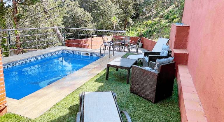 Charming villa with hot tub & pool | Dogs allowed in Lloret de Mar