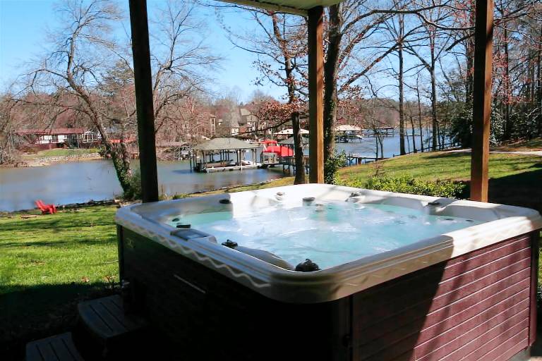 Cabin Lake Norman of Catawba