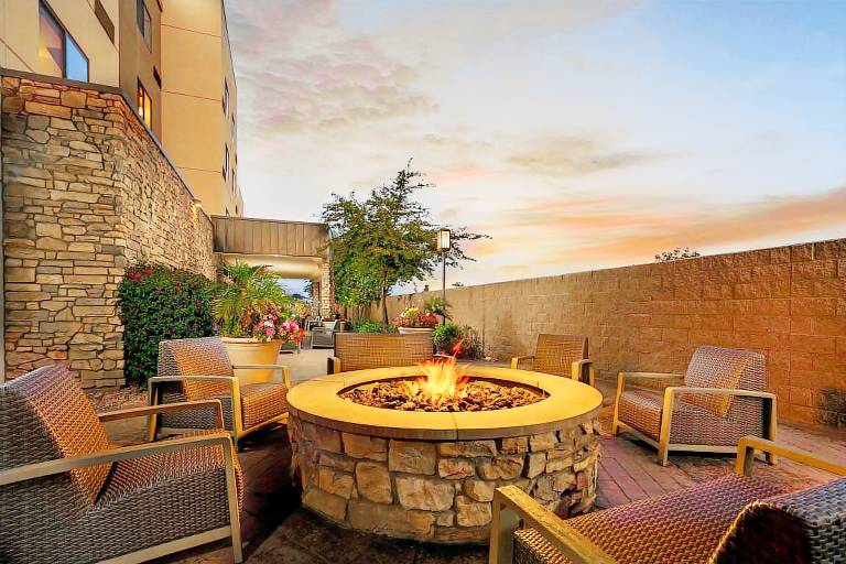 Courtyard by Marriott Phoenix Mesa Gateway Airport — photo 4