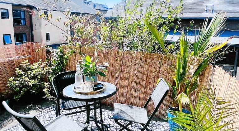 Holiday apartment with patio | Close to Liverpool Cathedral in Liverpool