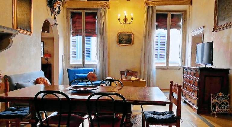 Holiday apartment | Close to Two Towers — photo 4
