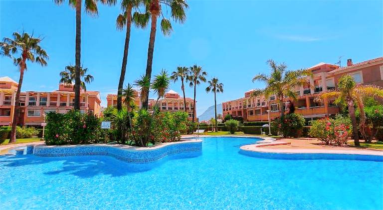 Fully equipped pleasant apartment with barbeque, garden & patio | Next to the beach | Suitable for remote work | Pet-friendly in Denia