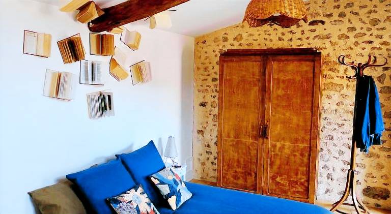 Wonderful holiday apartment with patio & yard | Dogs allowed in Poitiers