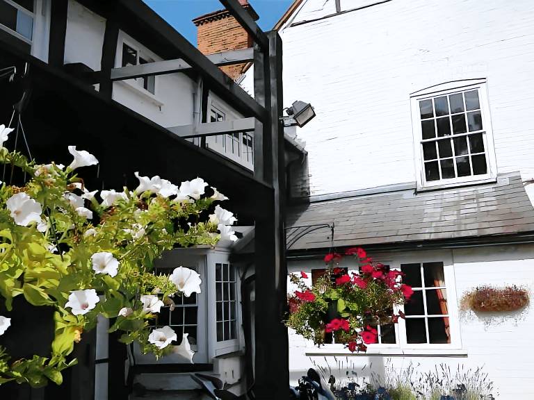 George and Dragon Hotel — photo 2