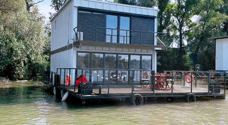 Floating Zen House in Belgrade