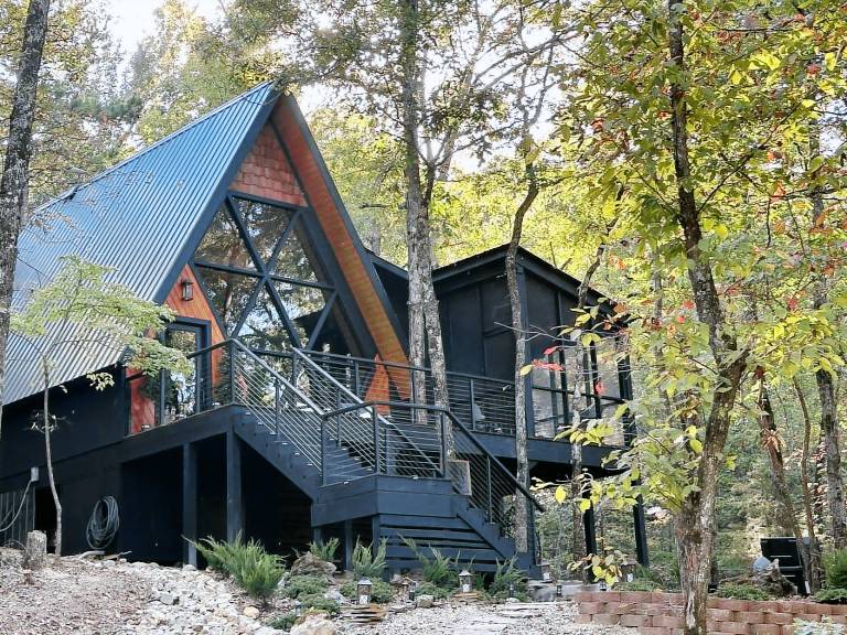 Cabin Mena
