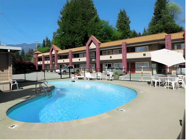 North Vancouver Hotel — photo 4