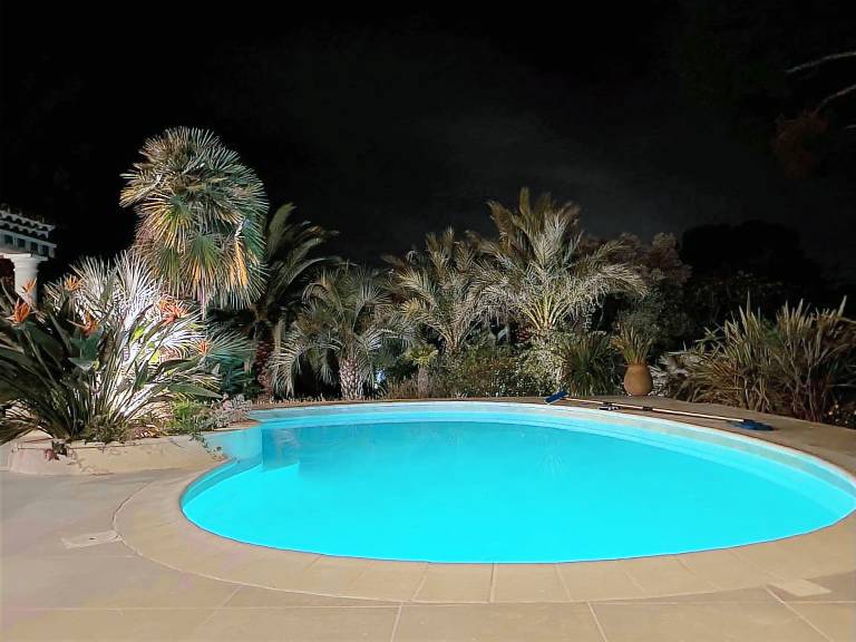 Children-friendly villa with private pool & yard | Pets are welcome — photo 3