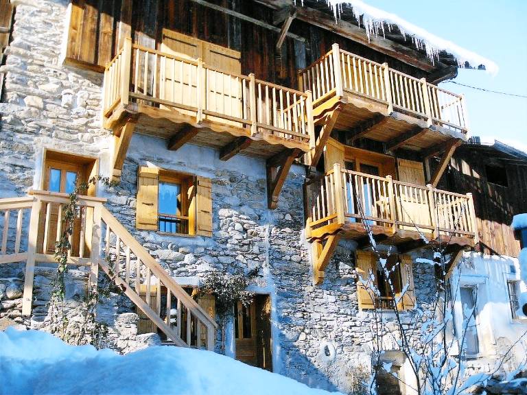 Gite with sauna, yard & hot tub | Ski nearby | Pet-friendly — photo 2
