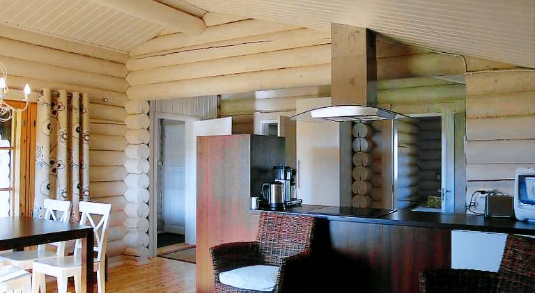 Chalet with jacuzzi, terrace & sauna — photo 5