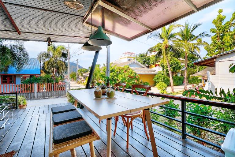 Family-oriented charming vacation home with garden, barbeque & pool | Close to the beach | Suitable for remote work | Pets are welcome — photo 3