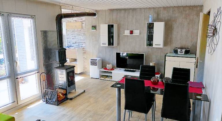 Beautiful vacation home with barbeque, garden & patio | Pets are welcome — photo 3