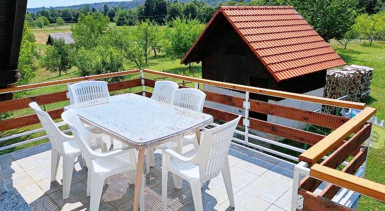 Wonderful serviced apartment with patio, garden & BBQ | Pet-friendly — photo 2