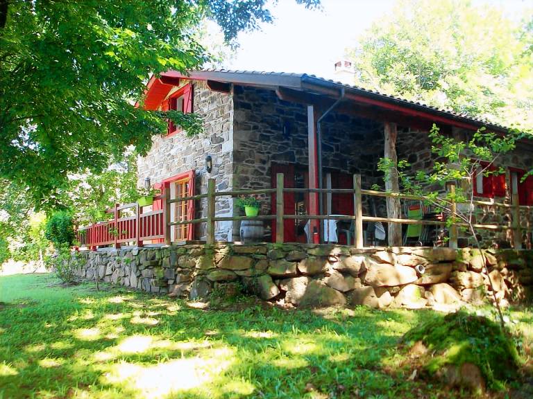 Gite with patio & yard | Dogs allowed — photo 3
