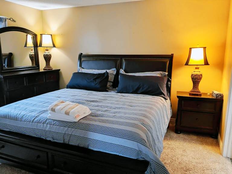 Family-oriented big vacation home with yard | Dogs allowed — photo 4