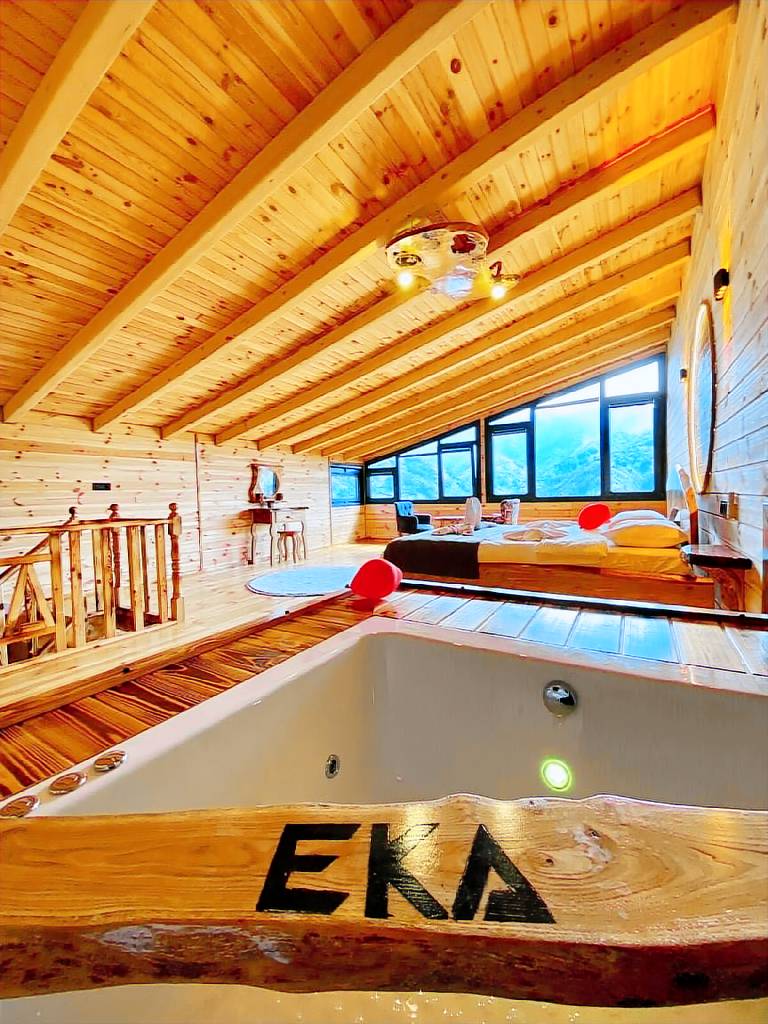 Vacation home with jacuzzi — photo 3
