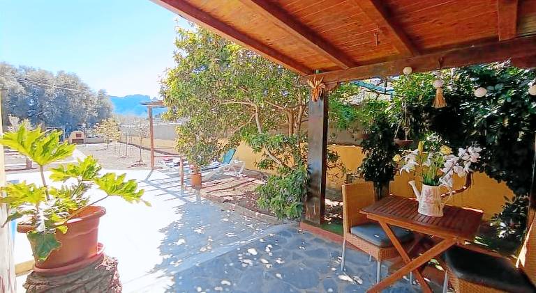 Chalet with pool — photo 5