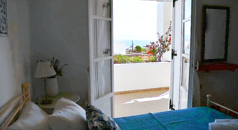 House with terrace & garden — photo 4