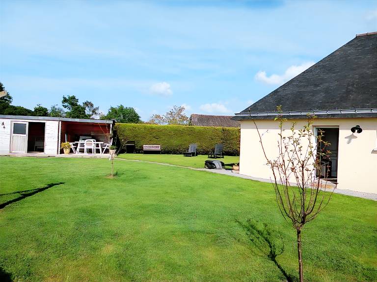 Holiday Home “Nid Douillet” with Wi-Fi in Pontivy
