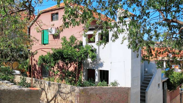 Apartma  Sali