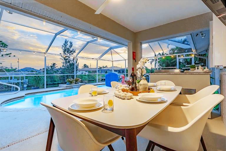 House with private pool & BBQ | Water view — photo 5
