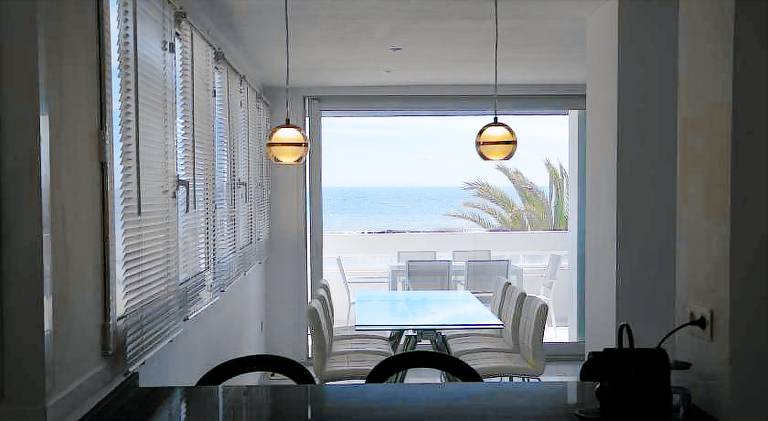 3 Bedroom frontline beach, centre Marbella — photo 3