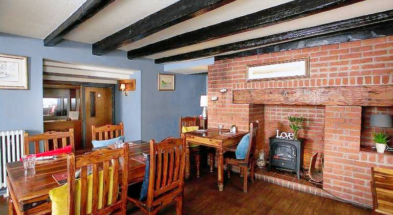 The Queens Head Hotel, Self Check-In — photo 5