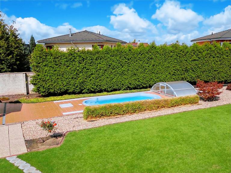 Pool & Garden Villa 120 1