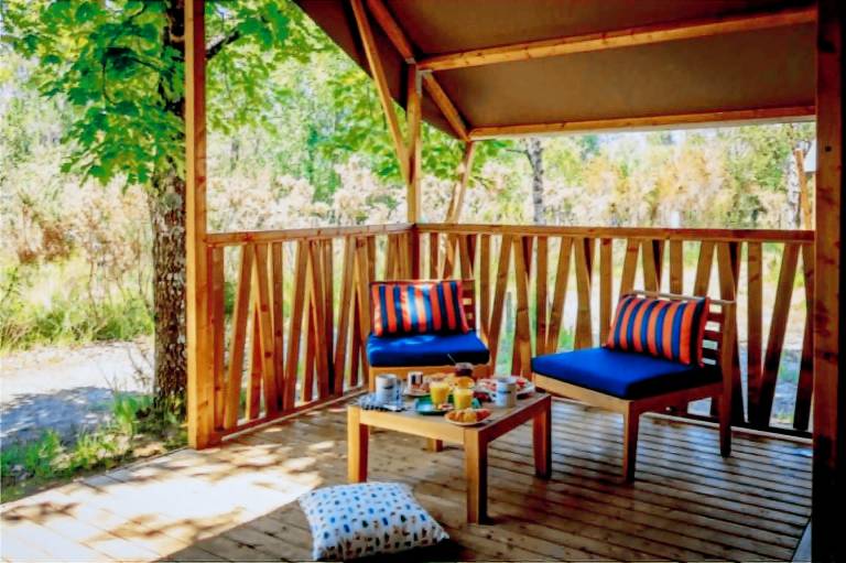 Tent with terrace — photo 2