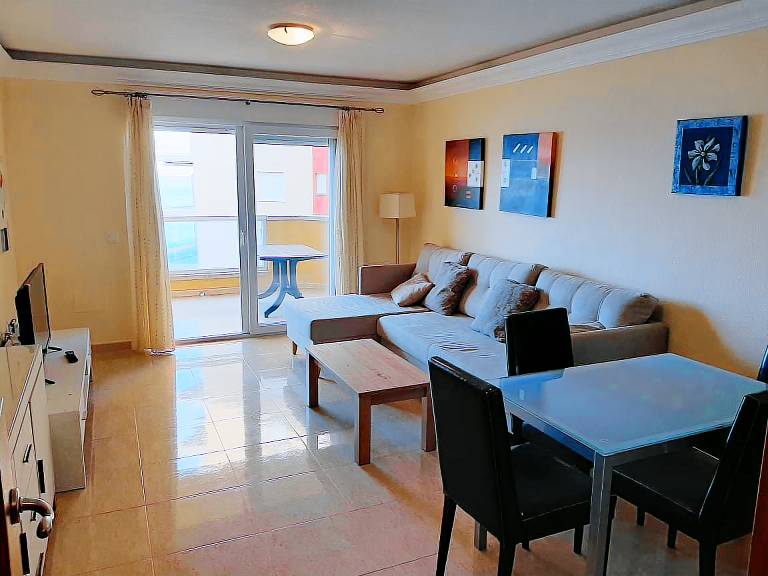 Holiday apartment with pool & patio — photo 3
