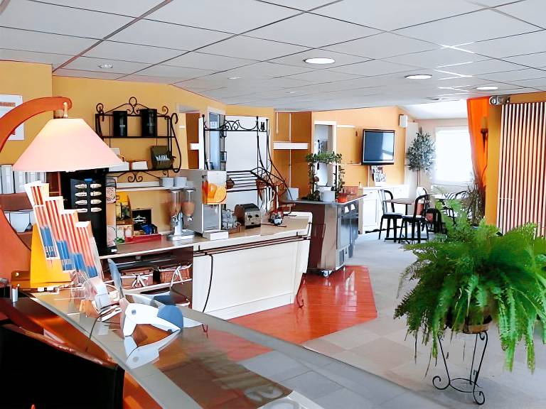 Brit Hotel Confort Foix — photo 4