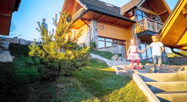 Chalet with BBQ, garden & patio in Zakopane