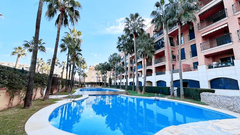 Apartment with yard, terrace & pool | Close to the beach | Pets allowed — photo 2