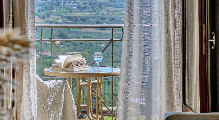 Family-friendly charming villa with pool, patio & barbecue | Dogs allowed — photo 3