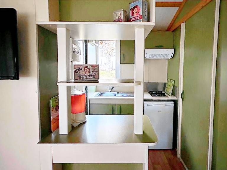 Chalet with patio — photo 5