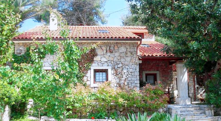 Vacation home with 1 room for 4 persons in Mali Losinj