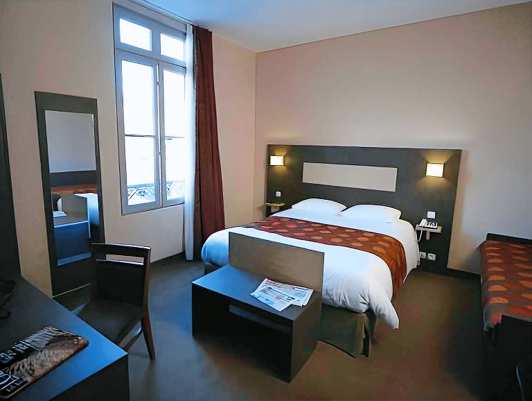 Logis Hotels- Hotel Marguerite d'Anjou Angers chateau in Angers