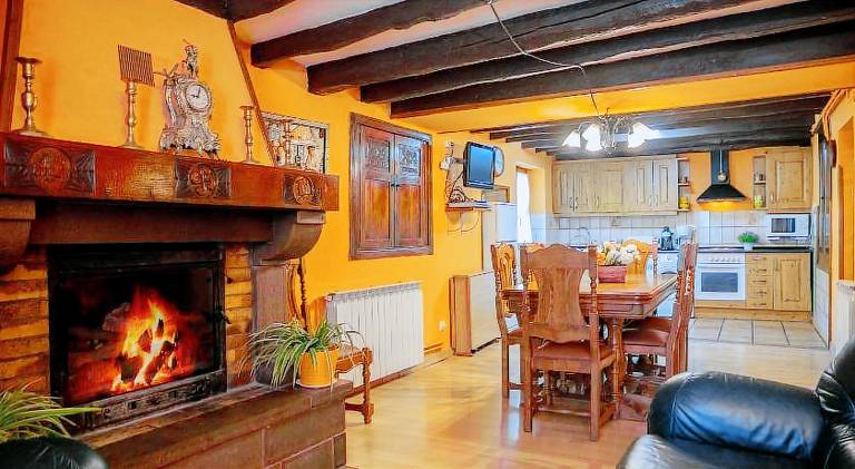 Chalet with garden & grill — photo 2