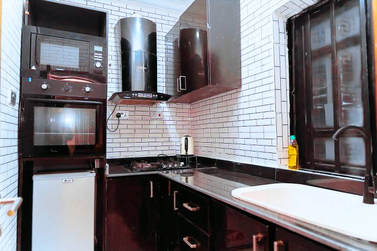 2-Bedroom Flat Lekki Phase 1 - Pool - Spa — photo 3