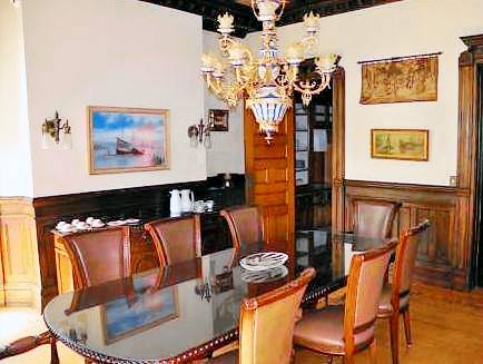 Henderson Castle Inn — photo 4