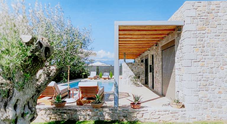 Holiday apartment with pool — photo 3