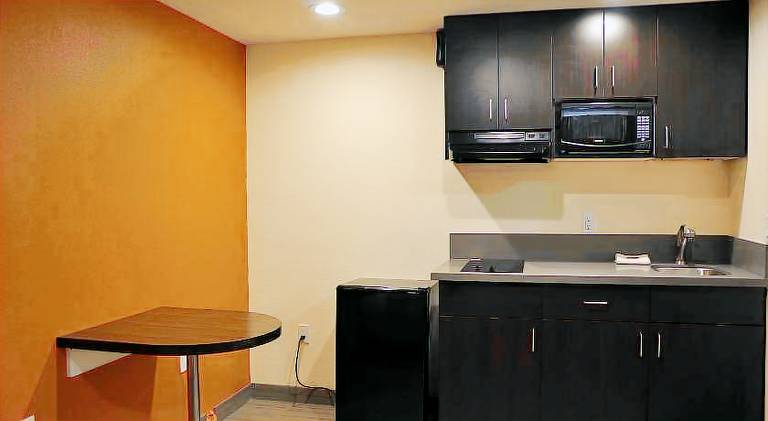 Motel 6 Maple/Main — photo 3