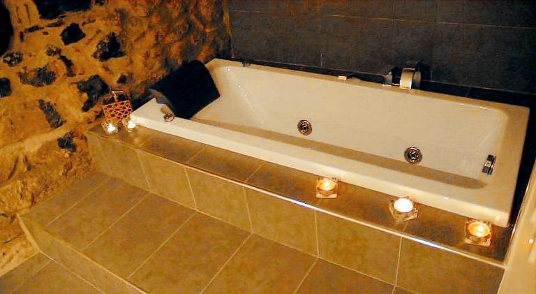 Nice vacation home with jacuzzi | Pets are welcome — photo 5