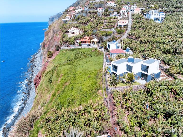 Rental apartment with terrace, pool & garden | Pets are welcome in Calheta