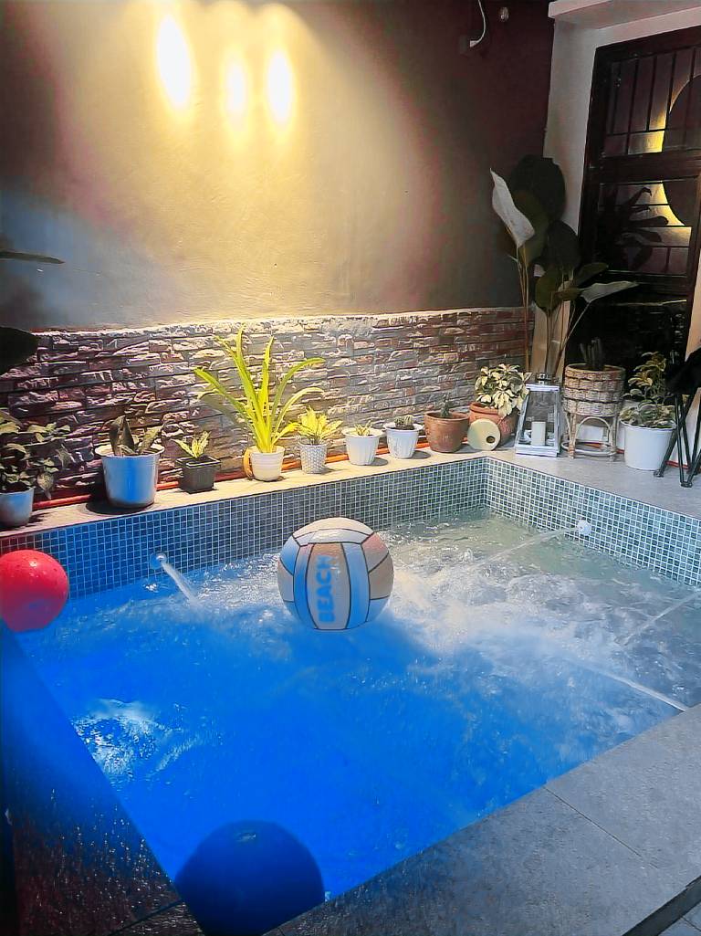 Villa with private pool, hot tub & grill | Pets allowed — photo 4